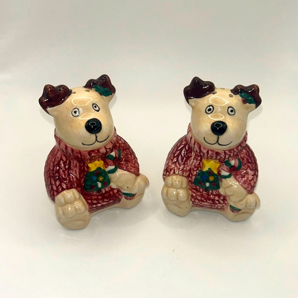Vtg Reindeer Salt  & Pepper Shaker Set
